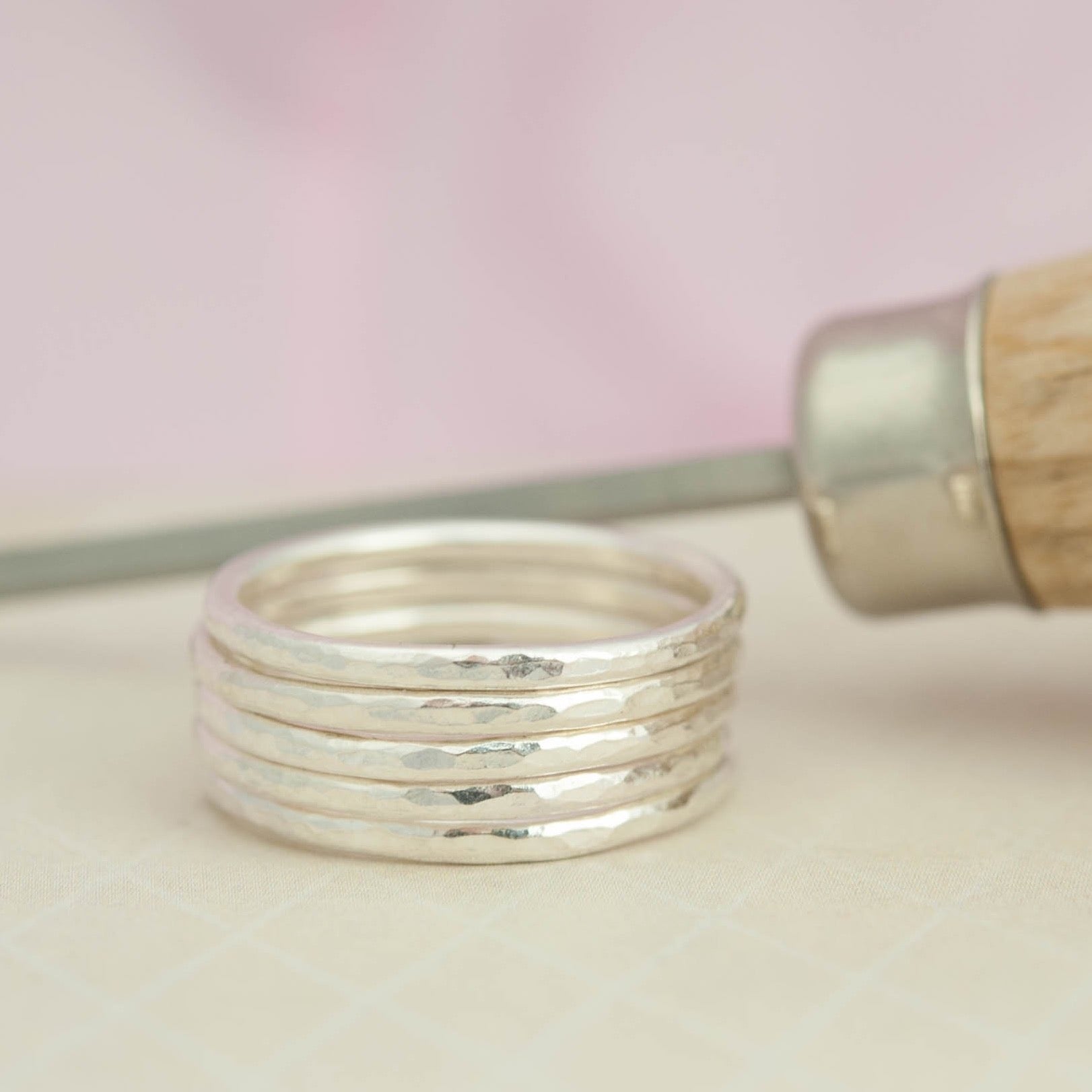 Set of 5 Sterling Silver Hammered Stacking Rings – Belle & Bee