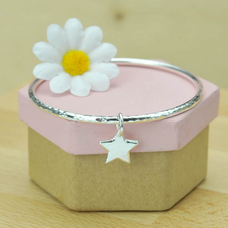 2.5mm Hammered Bangle with Chunky Star Charm
